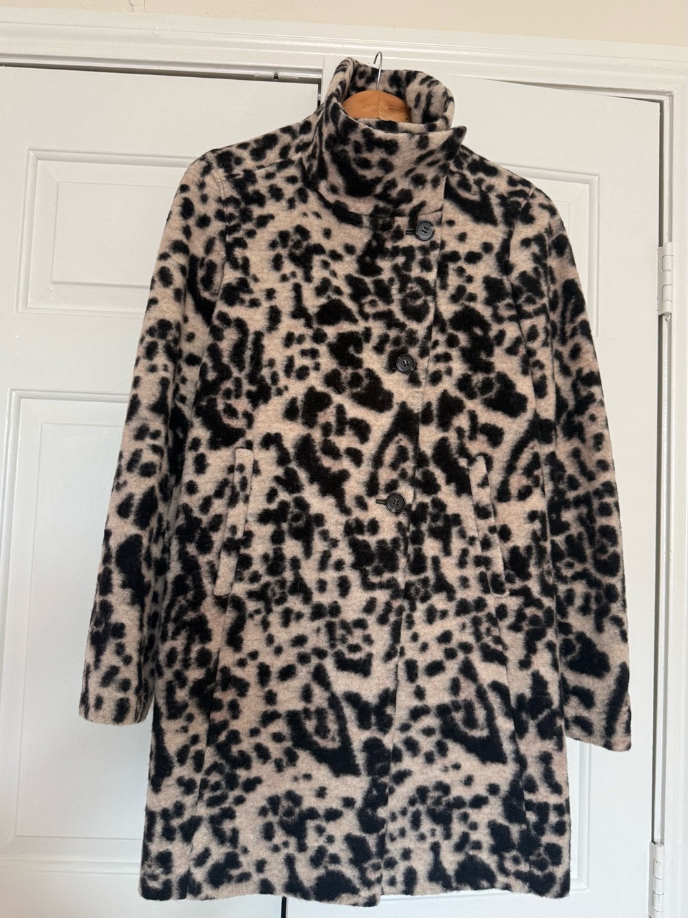 Ann Taylor  Black and Cream Leopard Print Wool-Blend Coat size Small